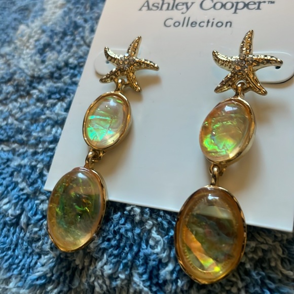 🌟 Starfish Opal Moonstone earrings gold stud dangle NWT - Picture 2 of 6